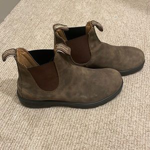 Men’s Blundstone boots. Size 9!